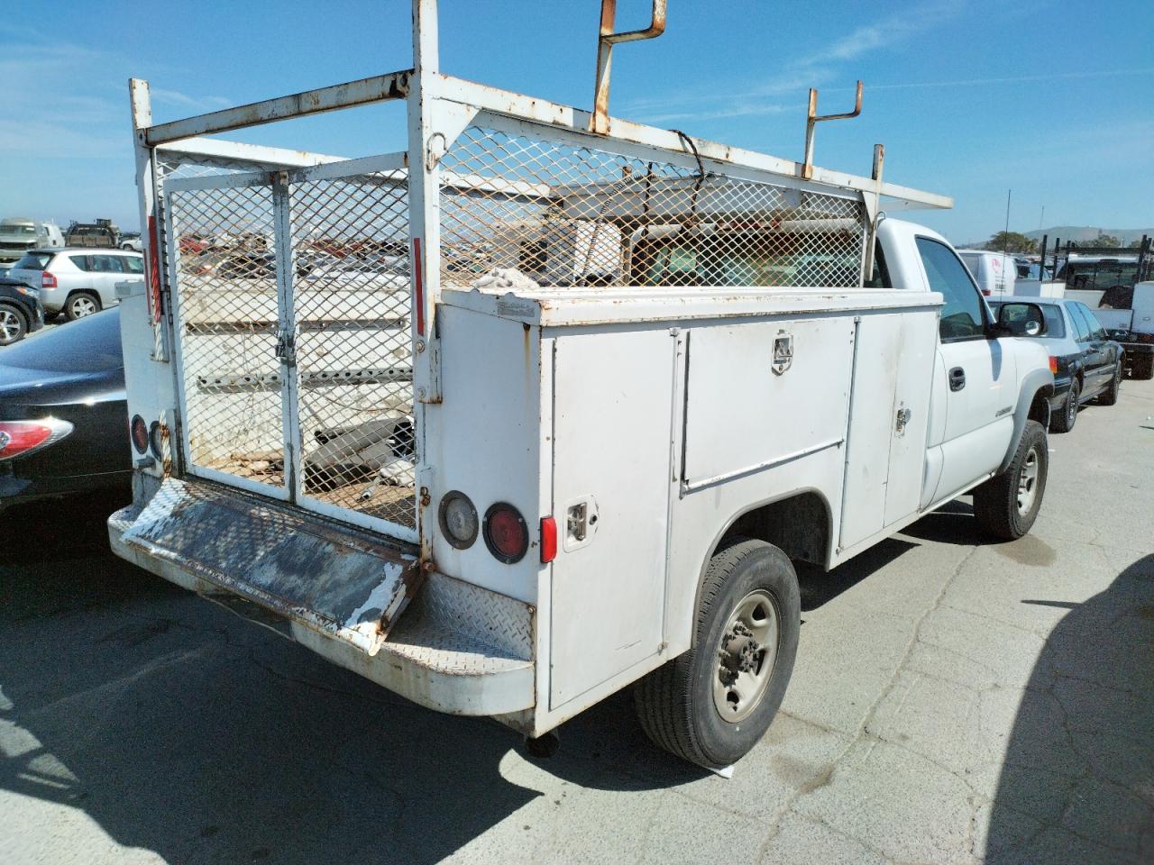 Photo 4 from auction – 2002 CHEVROLET SILVRDO LT with VIN 1GCHC24U32E181636