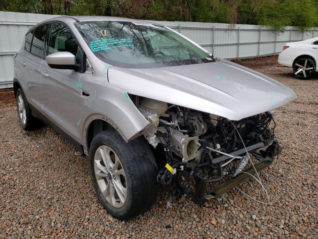 FORD ESCAPE SE 2017 with VIN 1FMCU0GD8HUA52471 - Photo from auction