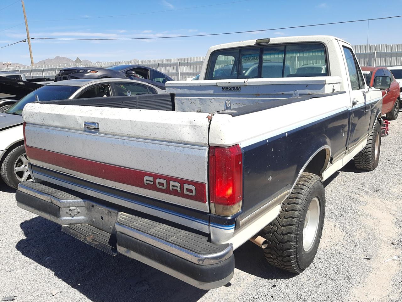 Photo 4 from auction – 1990 FORD F150 with VIN 2FTEF14N2LCA56499