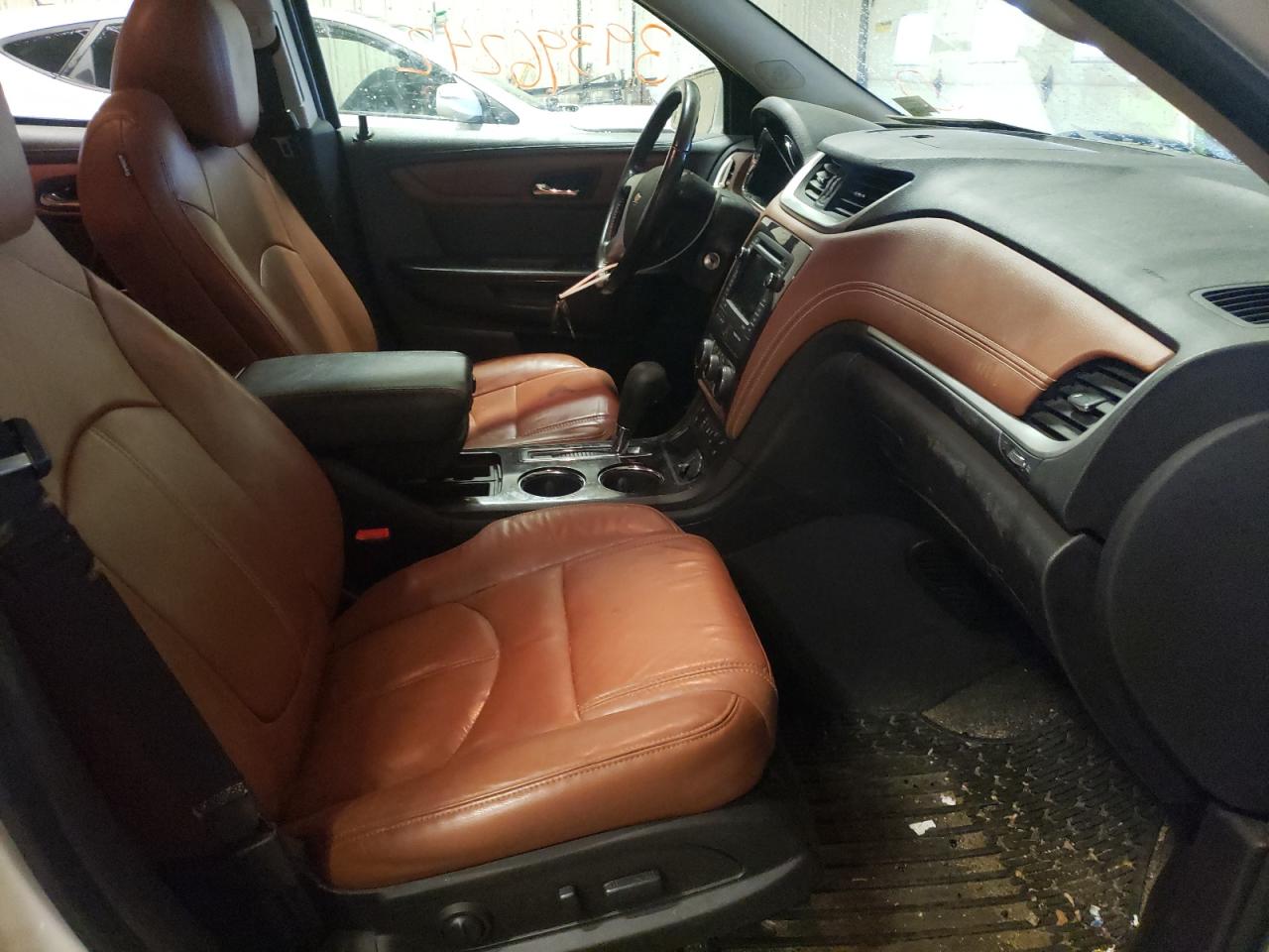 Photo 5 from auction – 2016 CHEVROLET TRAVERSE L with VIN 1GNKVHKD1GJ229226