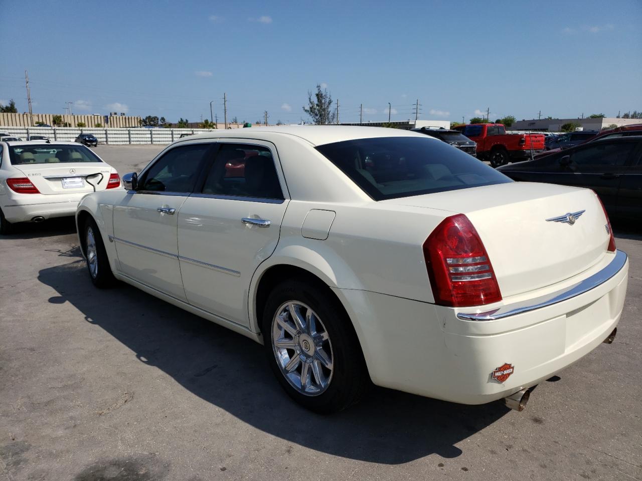 Photo 3 from auction – 2005 CHRYSLER 300C with VIN 2C3JA63H55H573053