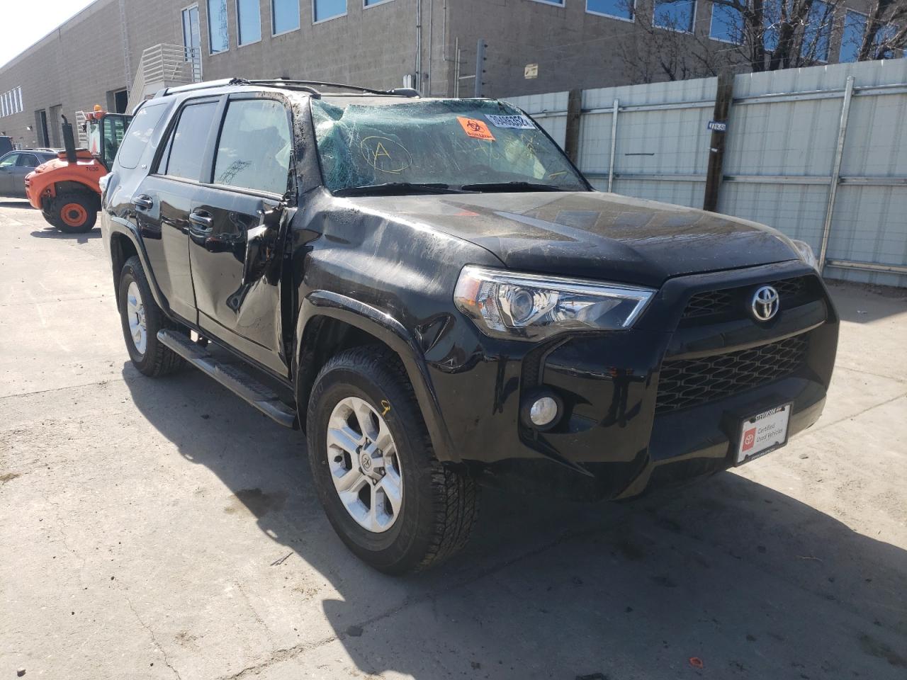 TOYOTA 4RUNNER SR 2019 with VIN JTEBU5JR2K5637786 - Photo from auction