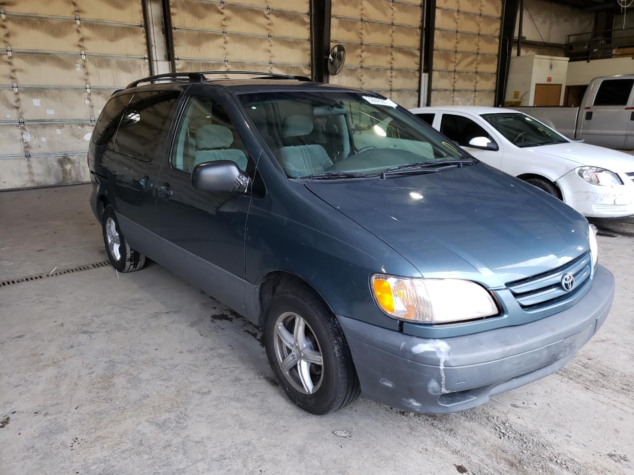 Photo 1 from auction – 2003 TOYOTA SIENNA LE with VIN 4T3ZF13C23U541374