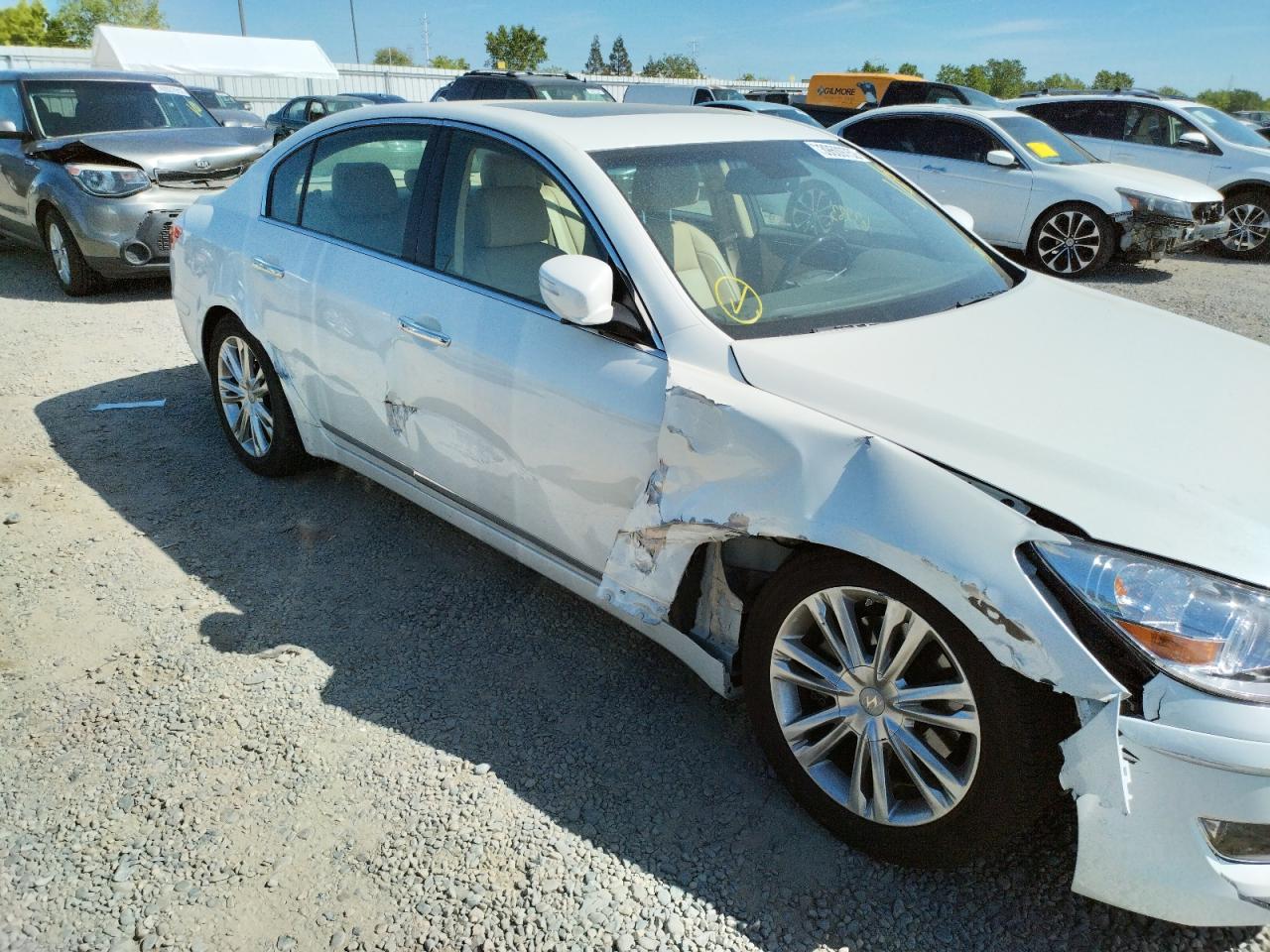 Photo 9 from auction – 2010 HYUNDAI GENESIS 4. with VIN KMHGC4DF4AU075124