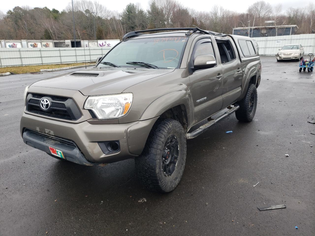 Photo 2 from auction – 2015 TOYOTA TACOMA DOU with VIN 5TFLU4EN6FX110631