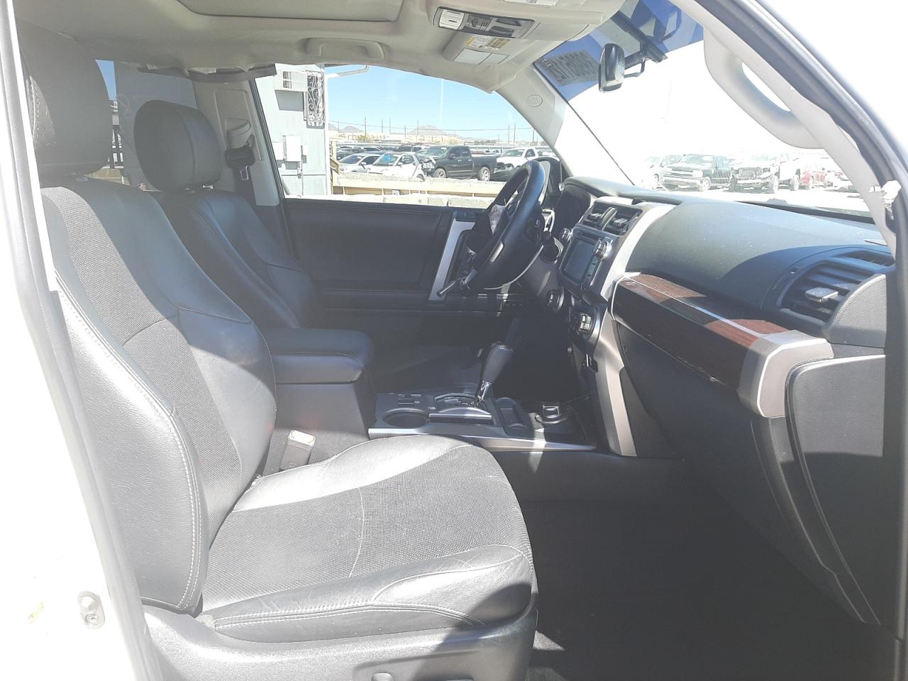 Photo 5 from auction – 2015 TOYOTA 4RUNNER SR with VIN JTEBU5JR0F5272773