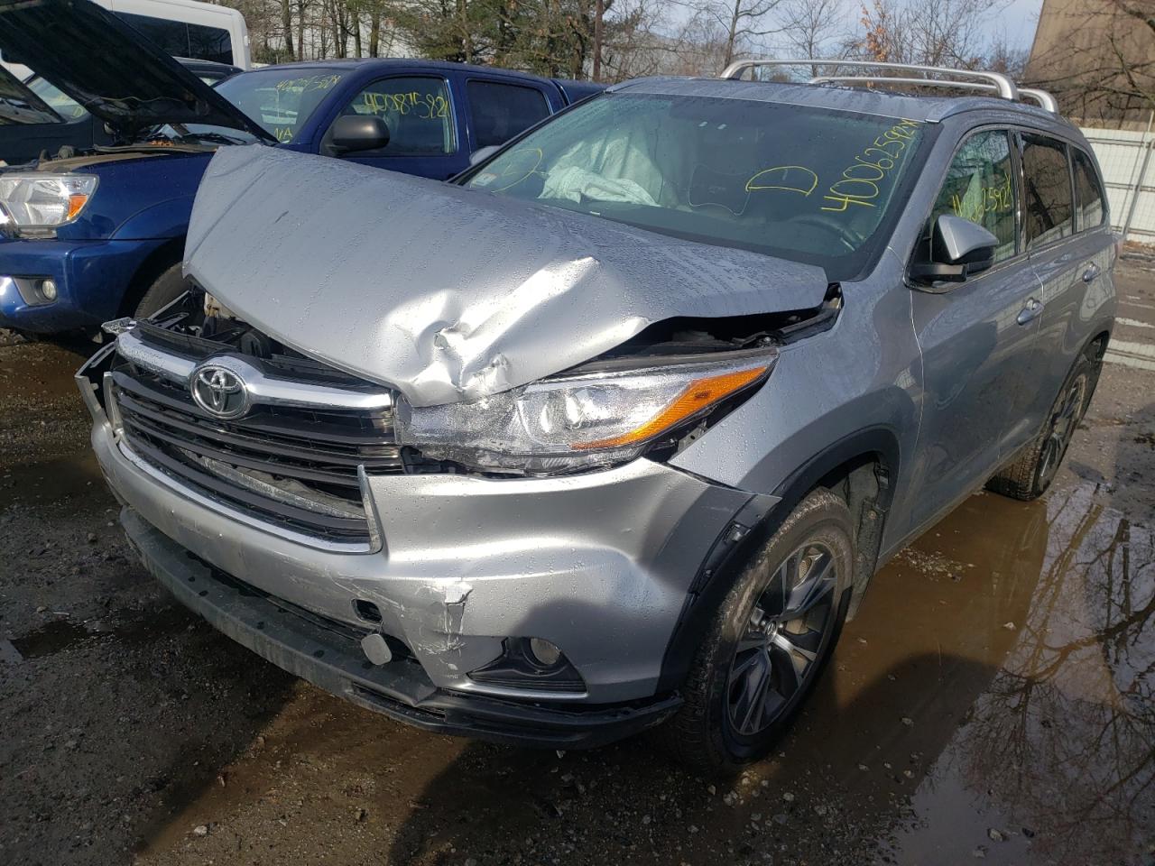 Photo 2 from auction – 2016 TOYOTA HIGHLANDER with VIN 5TDJKRFH7GS274688