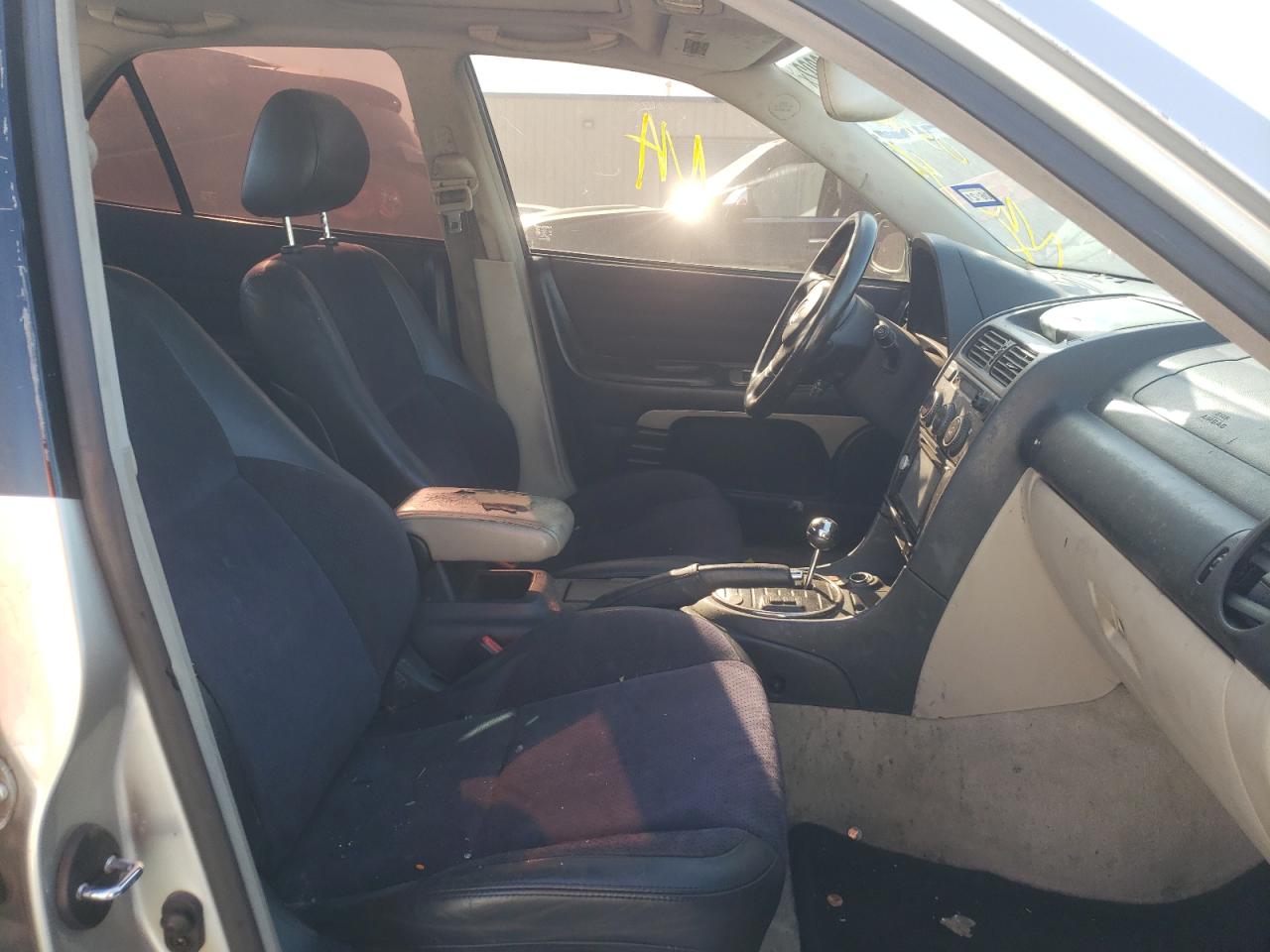 Photo 5 from auction – 2002 LEXUS IS 300 with VIN JTHBD192220054425