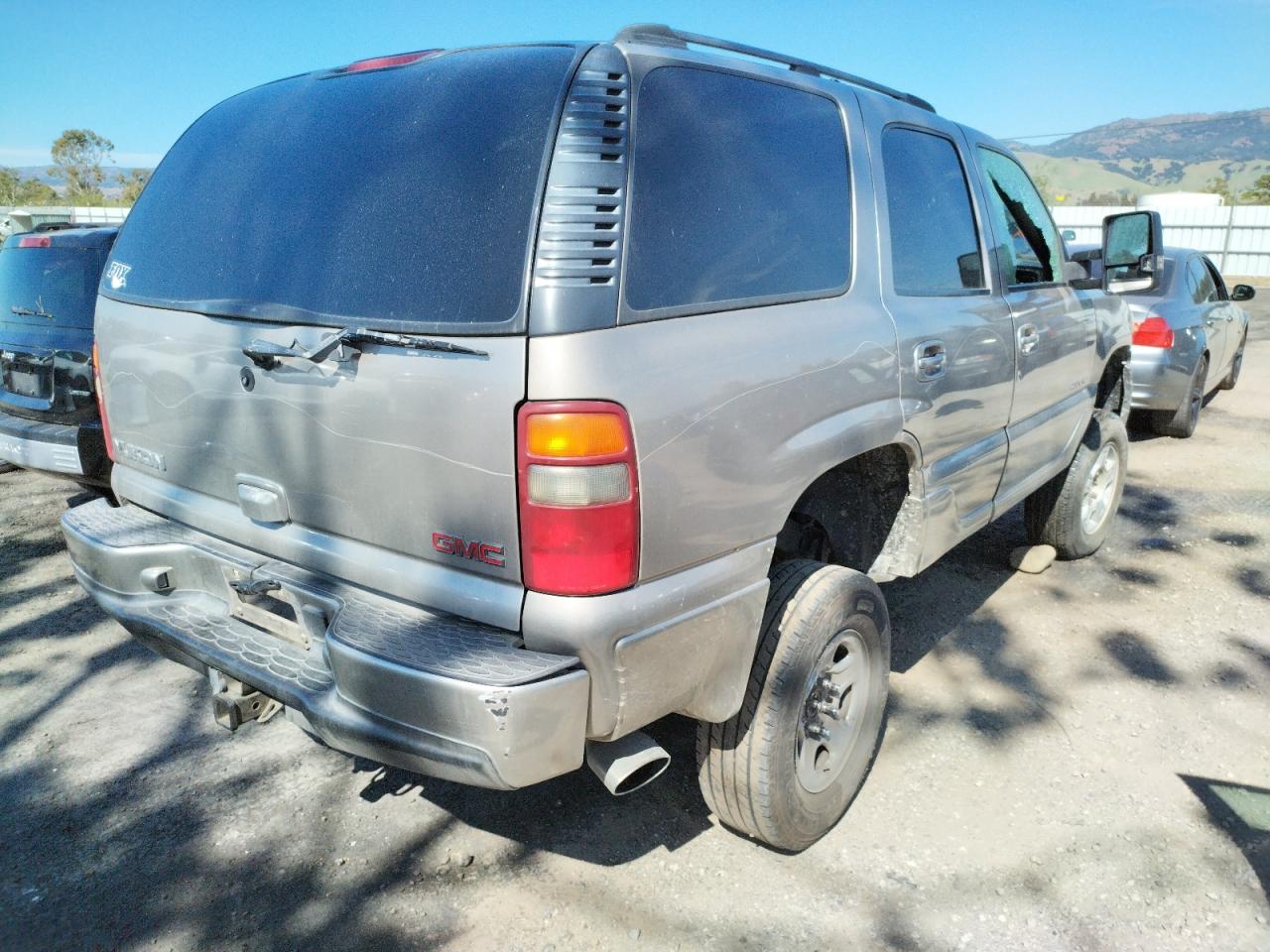 Photo 4 from auction – 2002 GMC DENALI with VIN 1GKEK63U52J168493