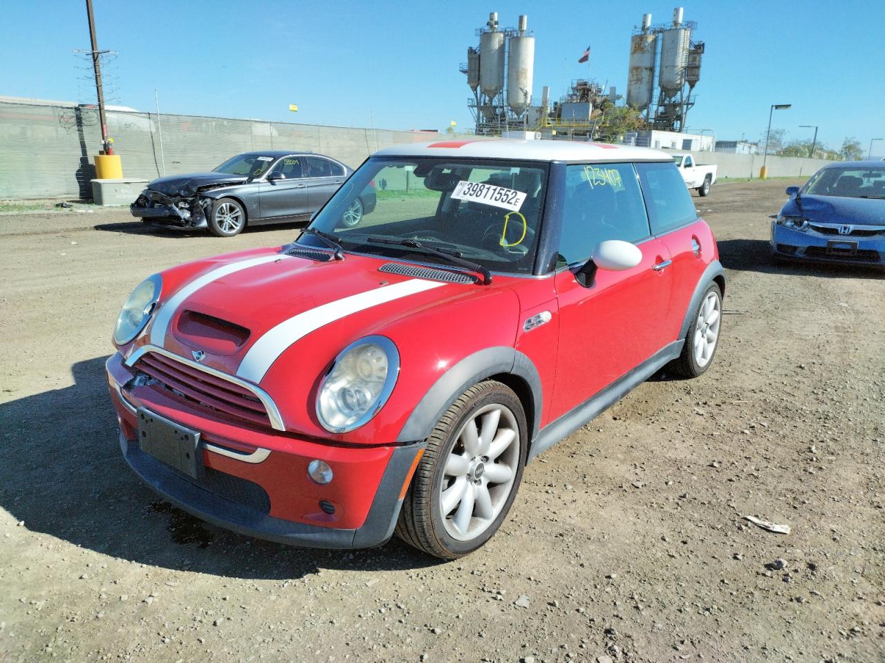 Photo 2 from auction – 2006 MINI COOPER S with VIN WMWRE33586TL22911