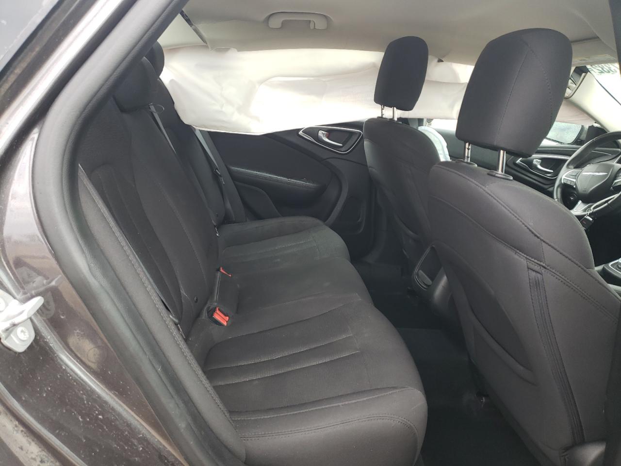 Photo 6 from auction – 2015 CHRYSLER 200 LIMITE with VIN 1C3CCCAB9FN729412