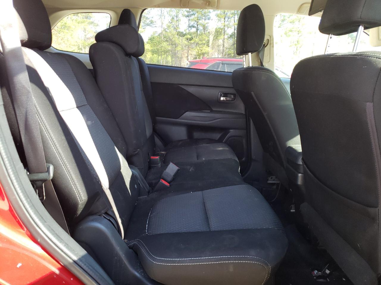 صورة رقم 6 من المزاد - 2016 MITSUBISHI OUTLANDER مع VIN JA4AD3A37GZ006137