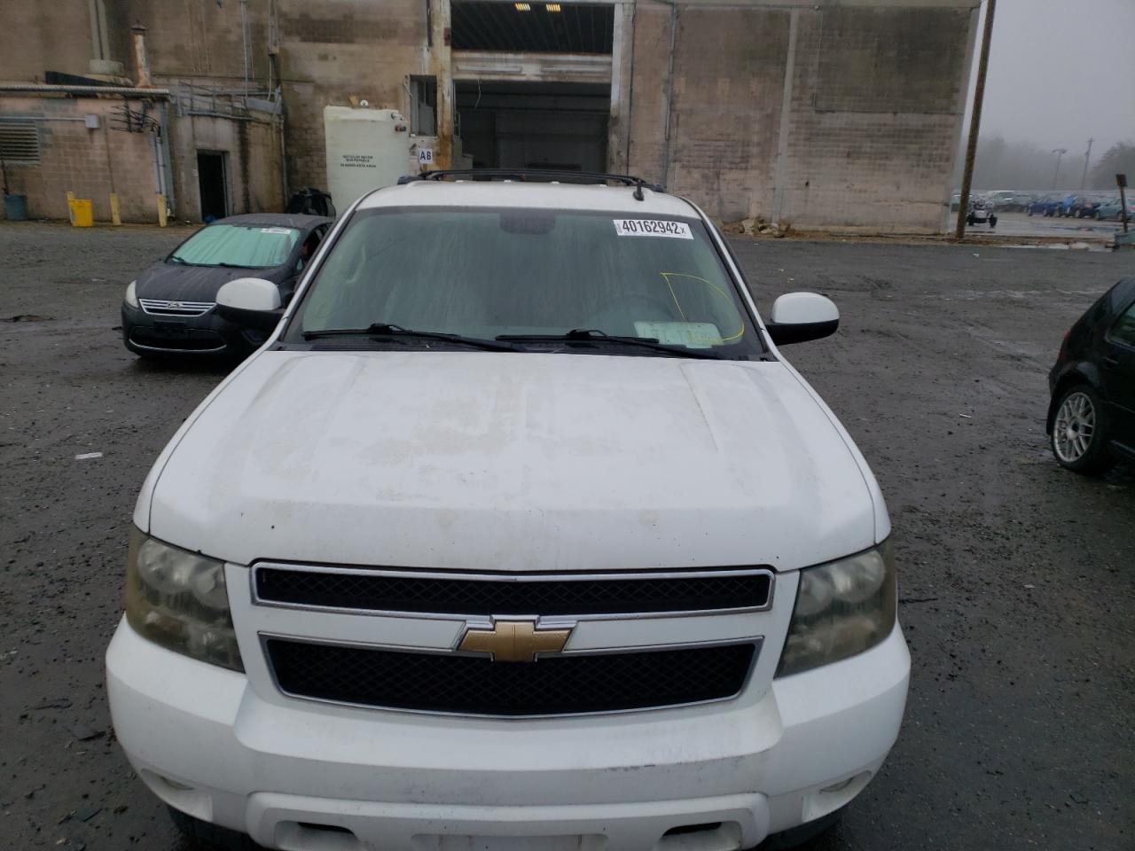 Photo 9 from auction – 2009 CHEVROLET SUBURBAN C with VIN 1GNFC26039R264687