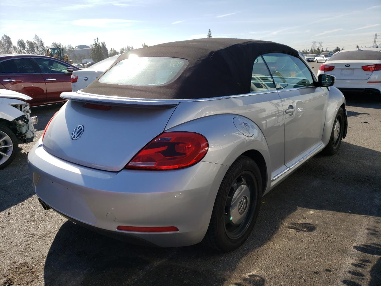 Photo 4 from auction – 2013 VOLKSWAGEN BEETLE with VIN 3VW5P7AT8DM818546