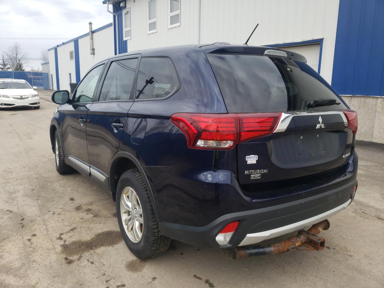 Zdjęcie 3 z aukcji – 2016 MITSUBISHI OUTLANDER z VIN JA4AZ2A34GZ608411