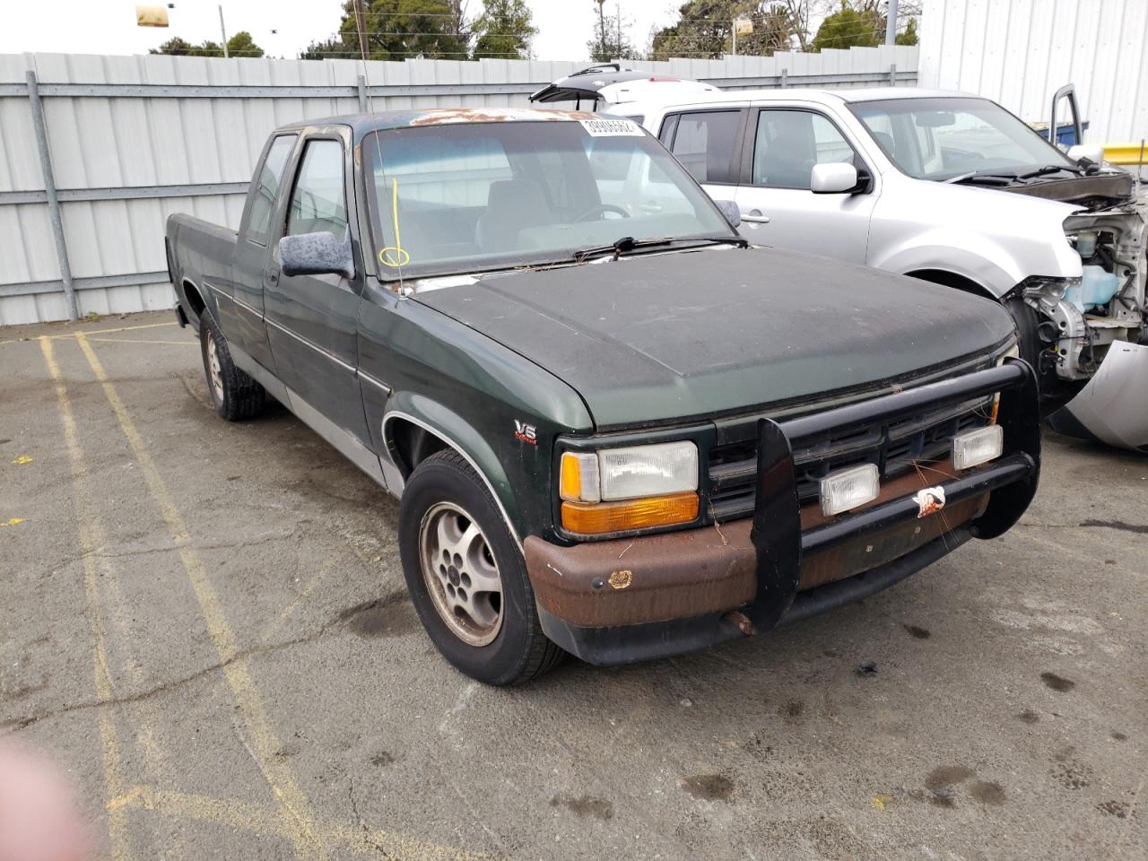 DODGE DAKOTA 1996 with VIN 1B7GL23X6TS561855 - Photo from auction