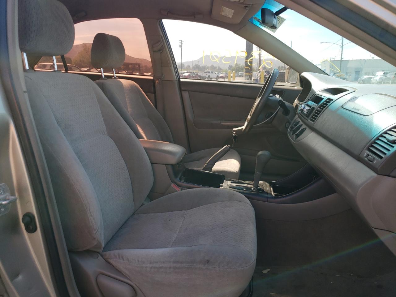 Photo 5 from auction – 2003 TOYOTA CAMRY LE with VIN JTDBE32K530167520