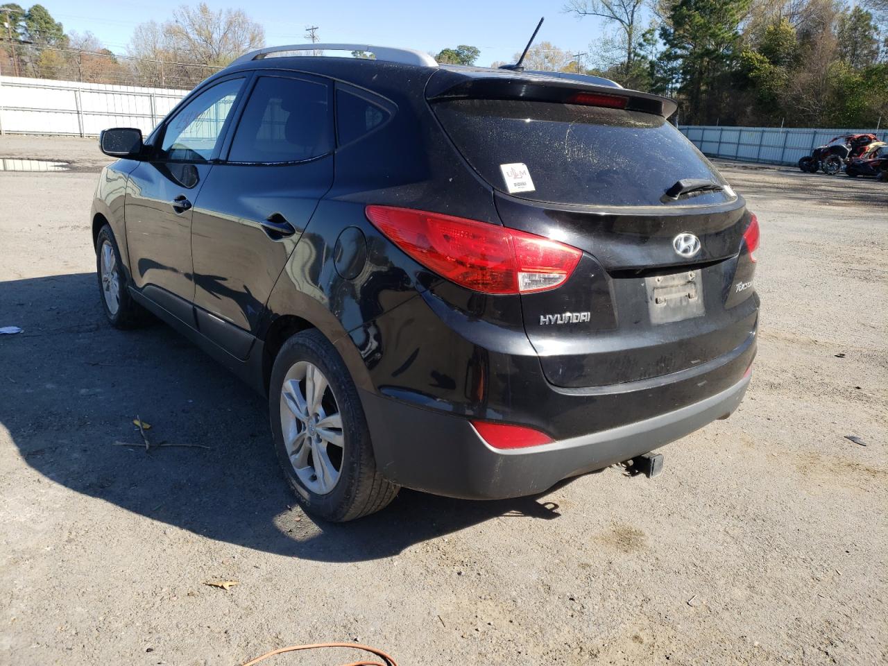 Photo 3 from auction – 2011 HYUNDAI TUCSON with VIN KM8JU3AC1BU306179