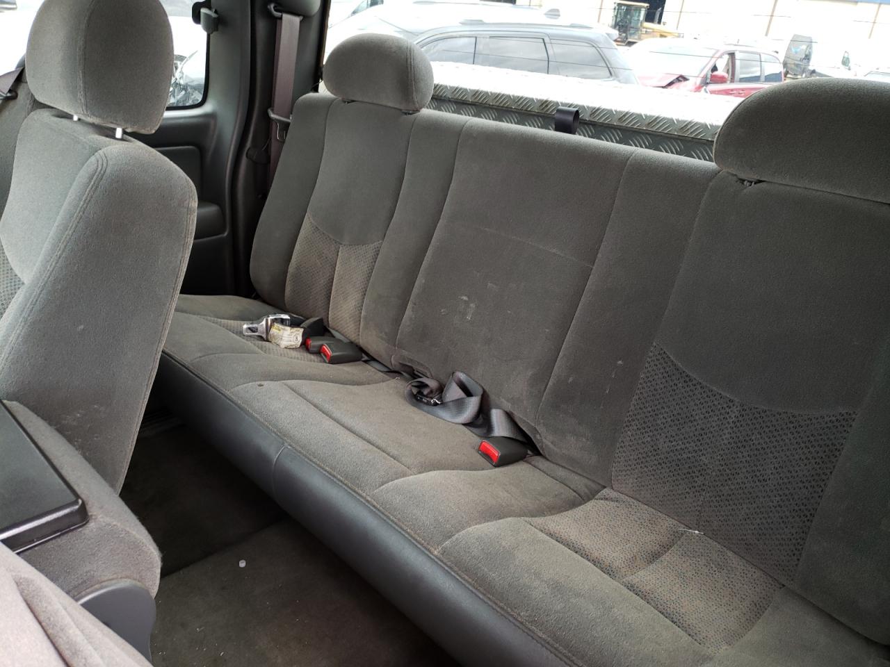 Photo 9 from auction – 2004 CHEVROLET SILVERADO with VIN 1GCEK19T94E253216