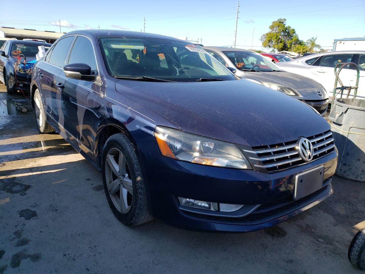VOLKSWAGEN PASSAT SEL 2013 with VIN 1VWCN7A32DC088129 - Photo from auction
