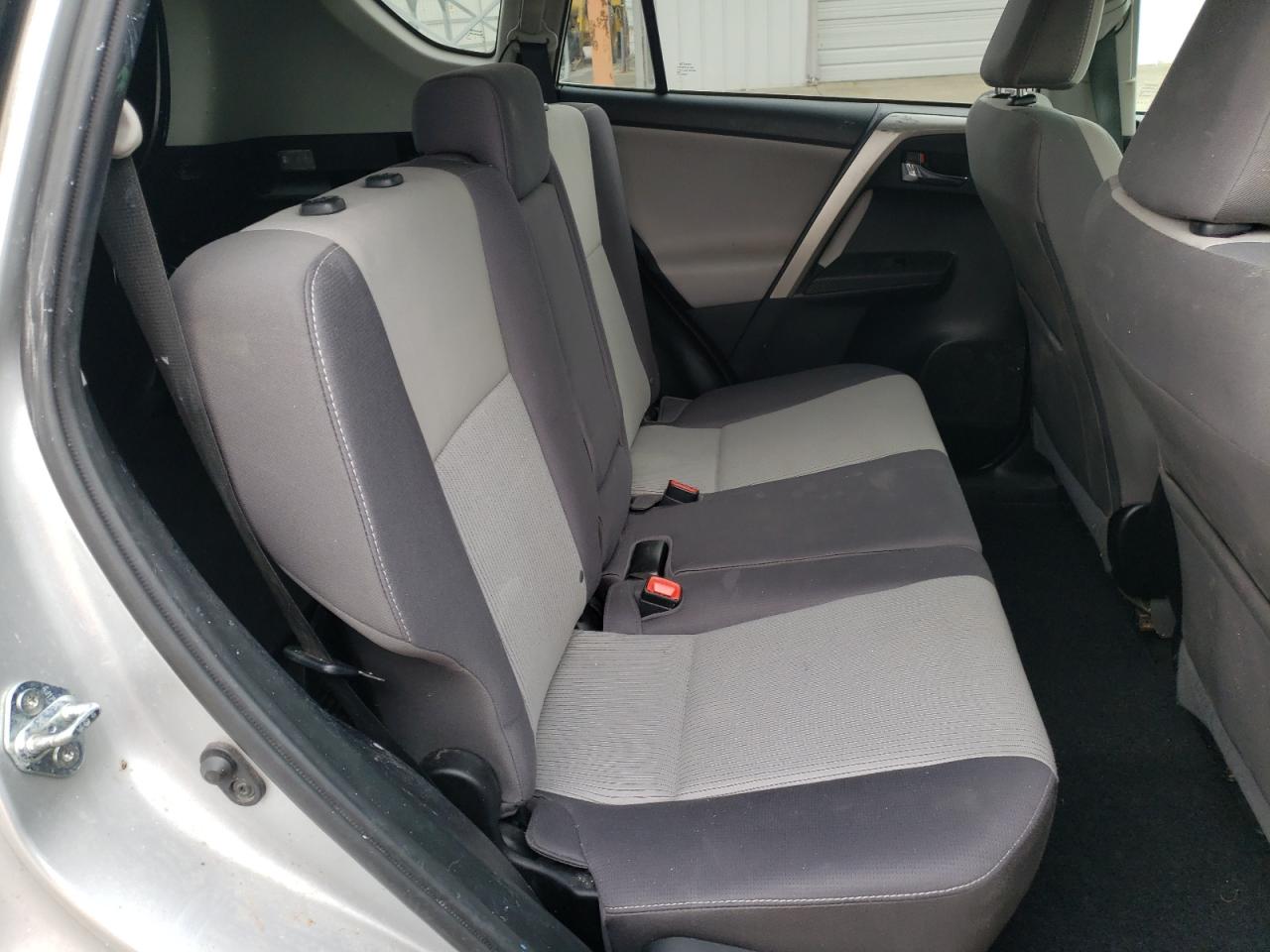 Photo 6 from auction – 2014 TOYOTA RAV4 XLE with VIN 2T3RFREV7EW226179