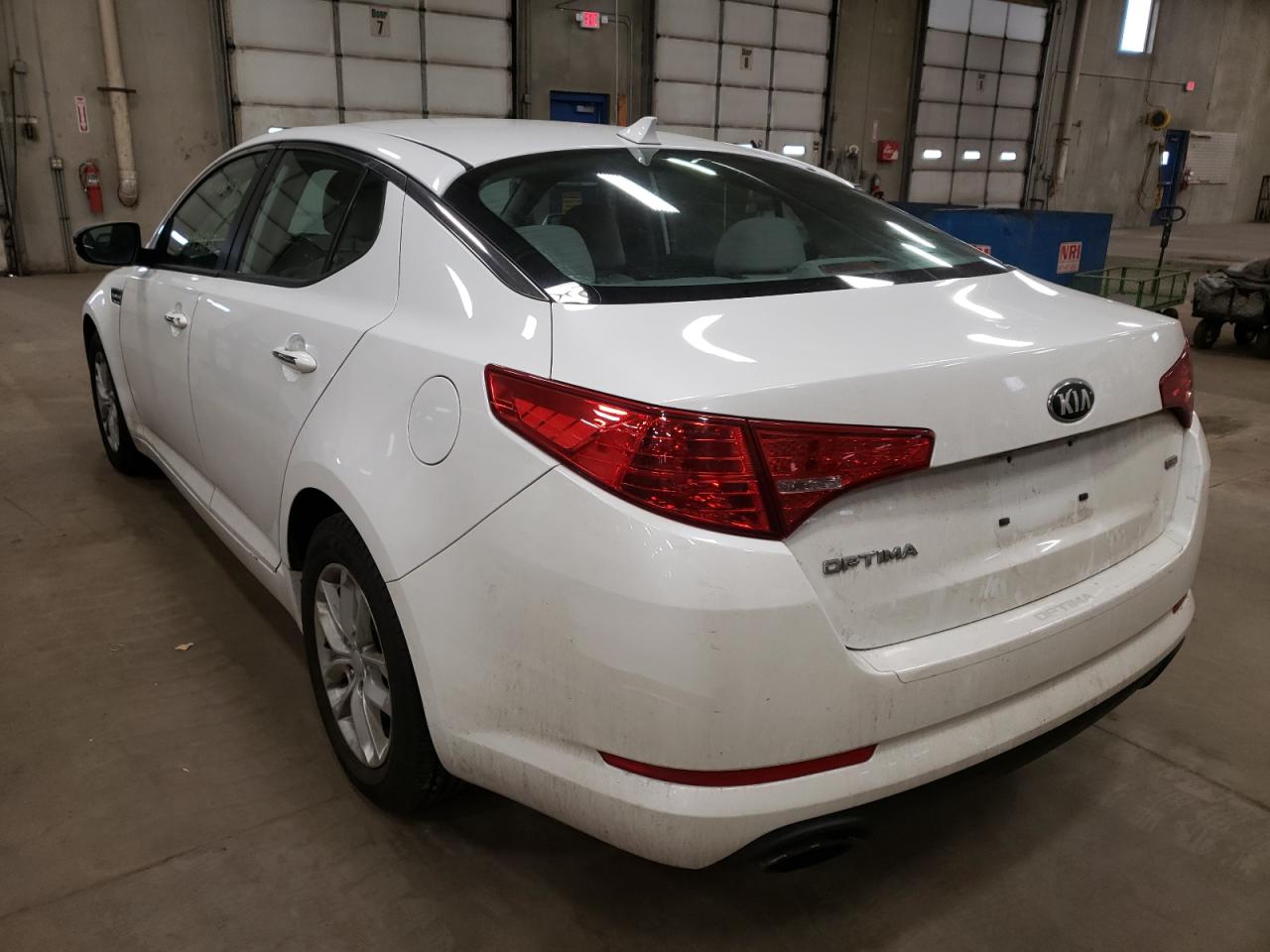 Фото 3 с аукциона – 2013 KIA OPTIMA LX с VIN KNAGM4A77D5374424