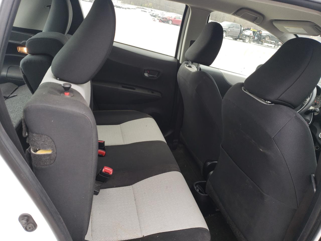 Photo 6 from auction – 2014 TOYOTA YARIS with VIN JTDKTUD37ED576860