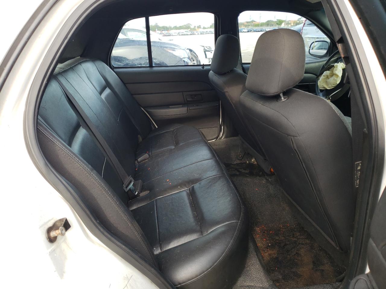 Photo 6 from auction – 2003 FORD CROWN VICT with VIN 2FAFP71W73X168800