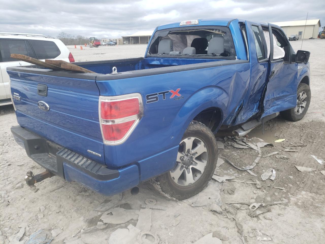 Photo 4 from auction – 2013 FORD F150 SUPER with VIN 1FTFX1EF8DFD02700