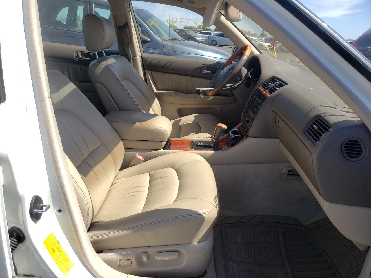 Photo 5 from auction – 2000 LEXUS LS 400 with VIN JT8BH28F5Y0172329