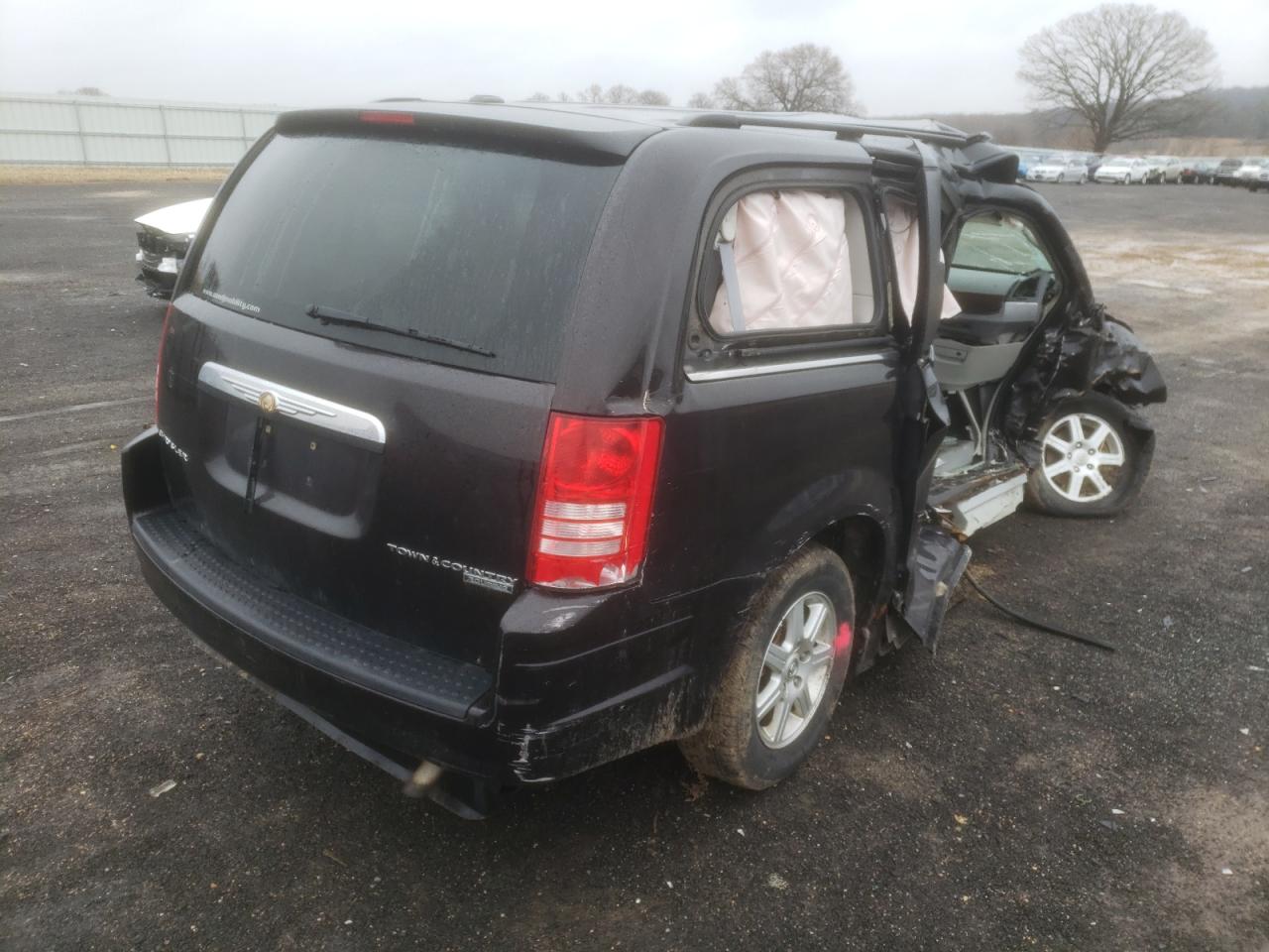 Photo 4 from auction – 2010 CHRYSLER TOWN & COU with VIN 2A4RR5D16AR300575