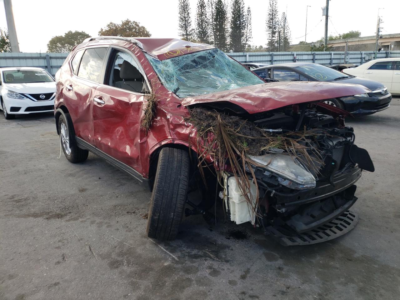 NISSAN ROGUE S 2015 with VIN KNMAT2MT0FP507833 - Photo from auction