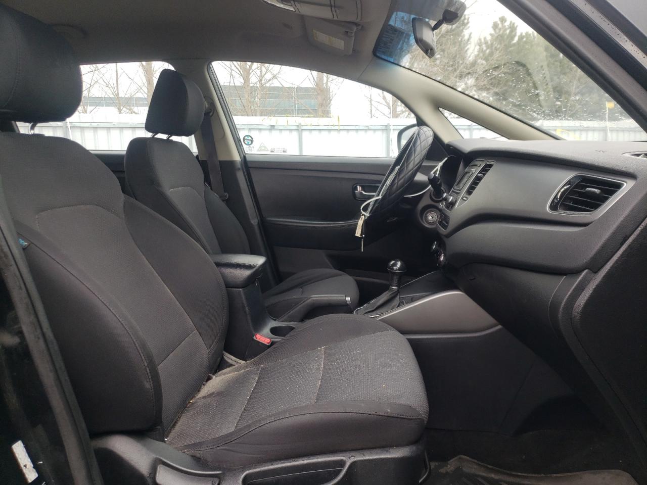 Photo 5 from auction – 2014 KIA RONDO with VIN KNAHT8A39E7028814