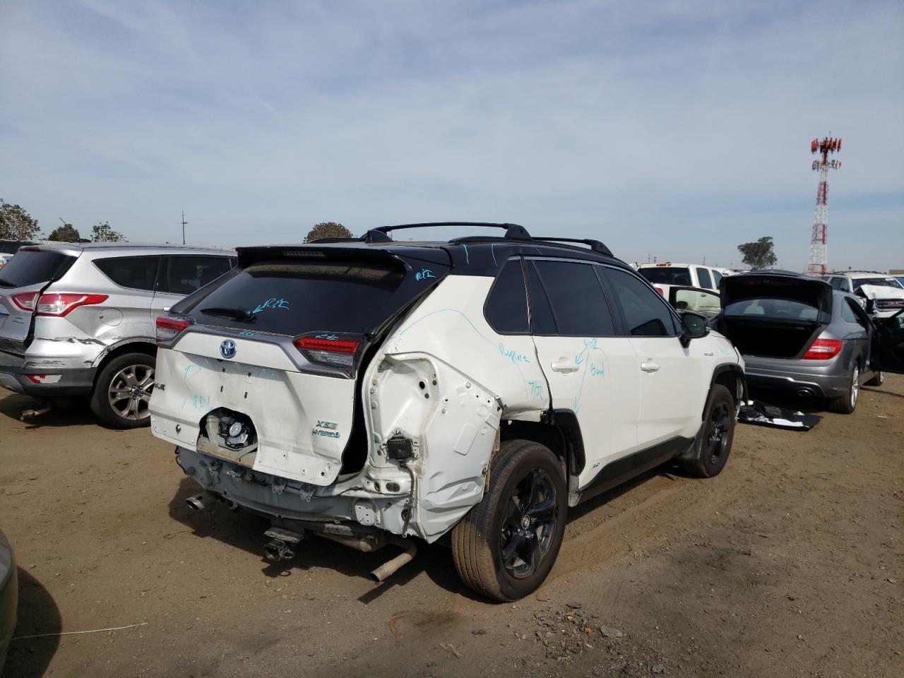 Photo 4 from auction – 2021 TOYOTA RAV4 XSE with VIN 2T3E6RFV8MW008974