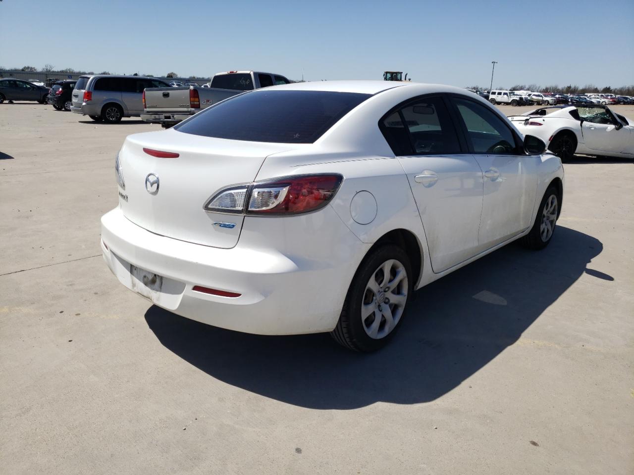 Photo 4 from auction – 2013 MAZDA 3 with VIN JM1BL1U7XD1847945