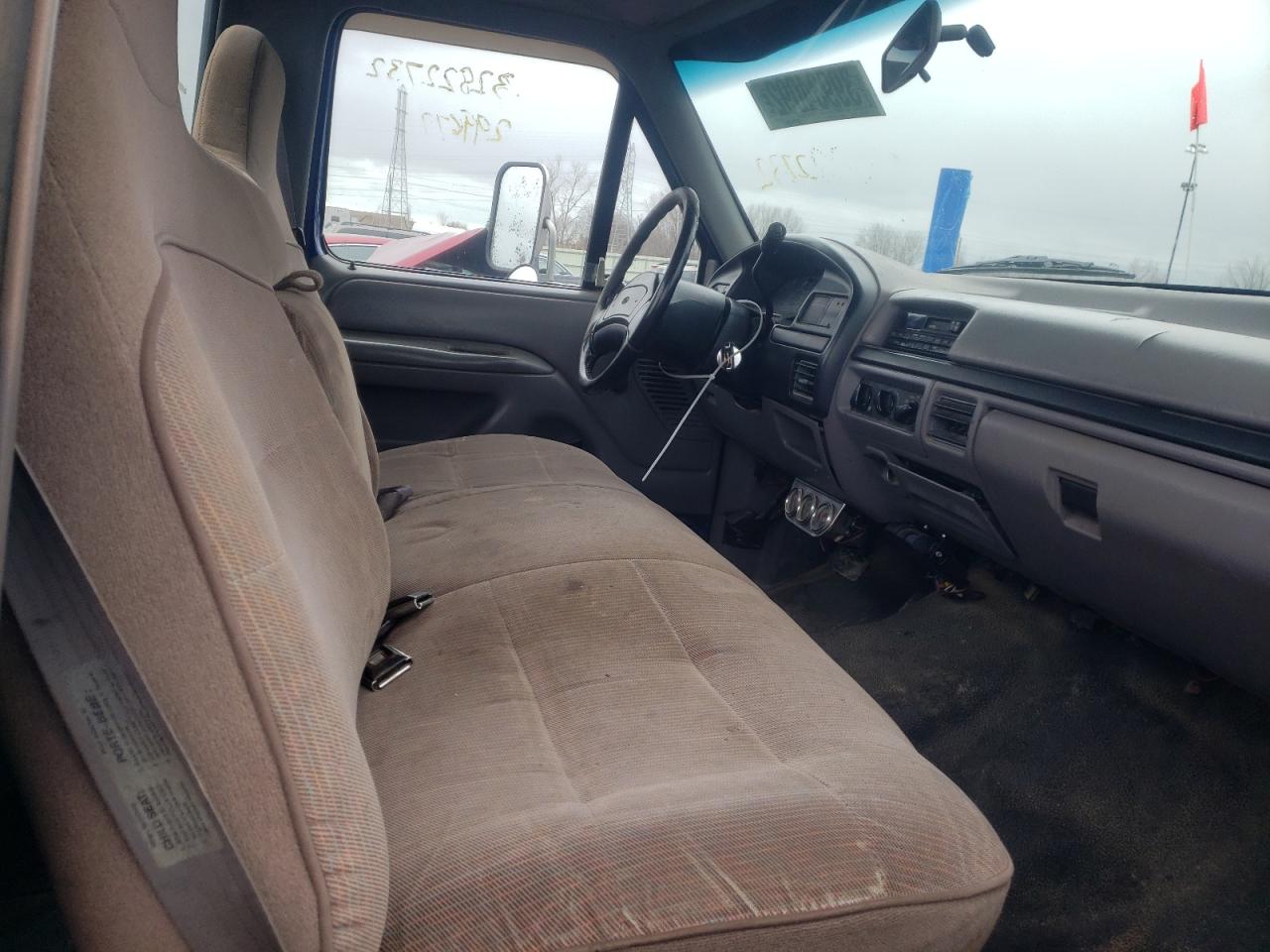 Photo 5 from auction – 1996 FORD F350 with VIN 1FDKF37F0TEA94810