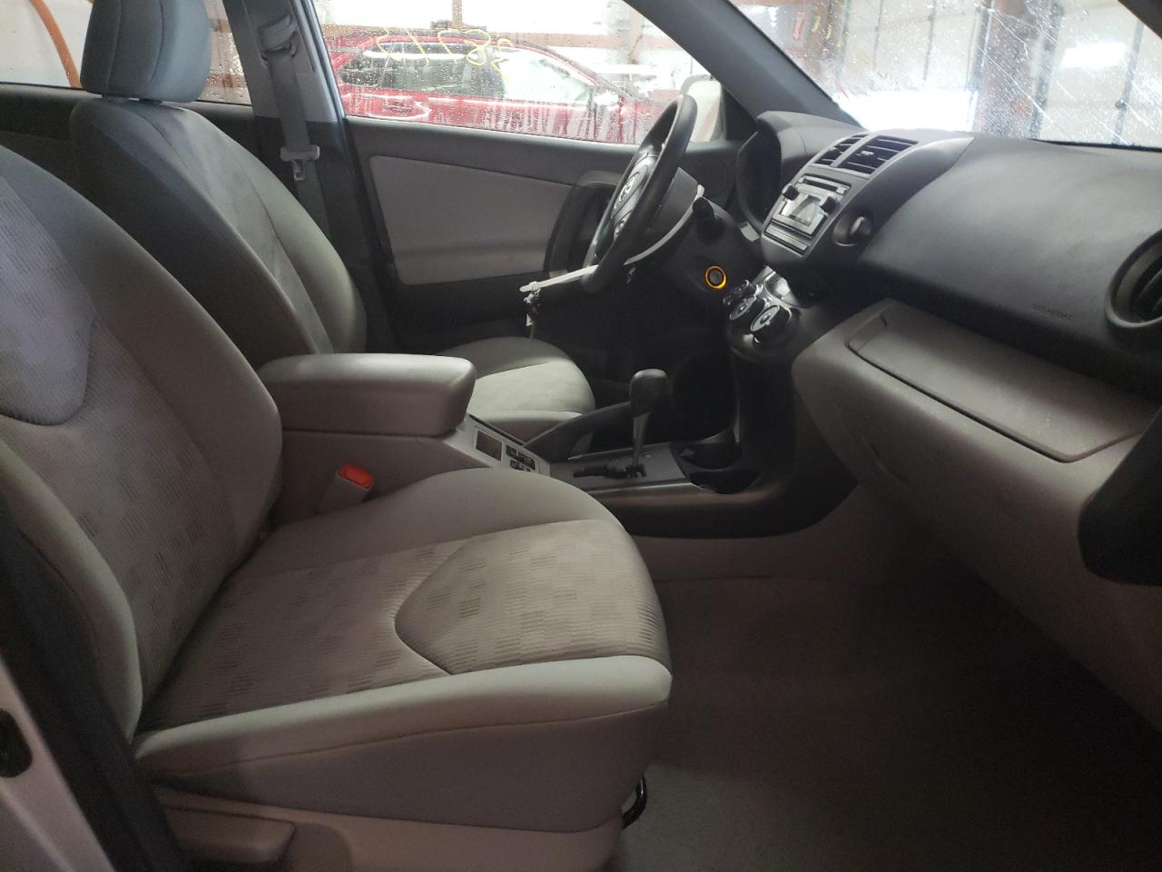 Photo 5 from auction – 2012 TOYOTA RAV4 with VIN 2T3ZF4DV2CW149111