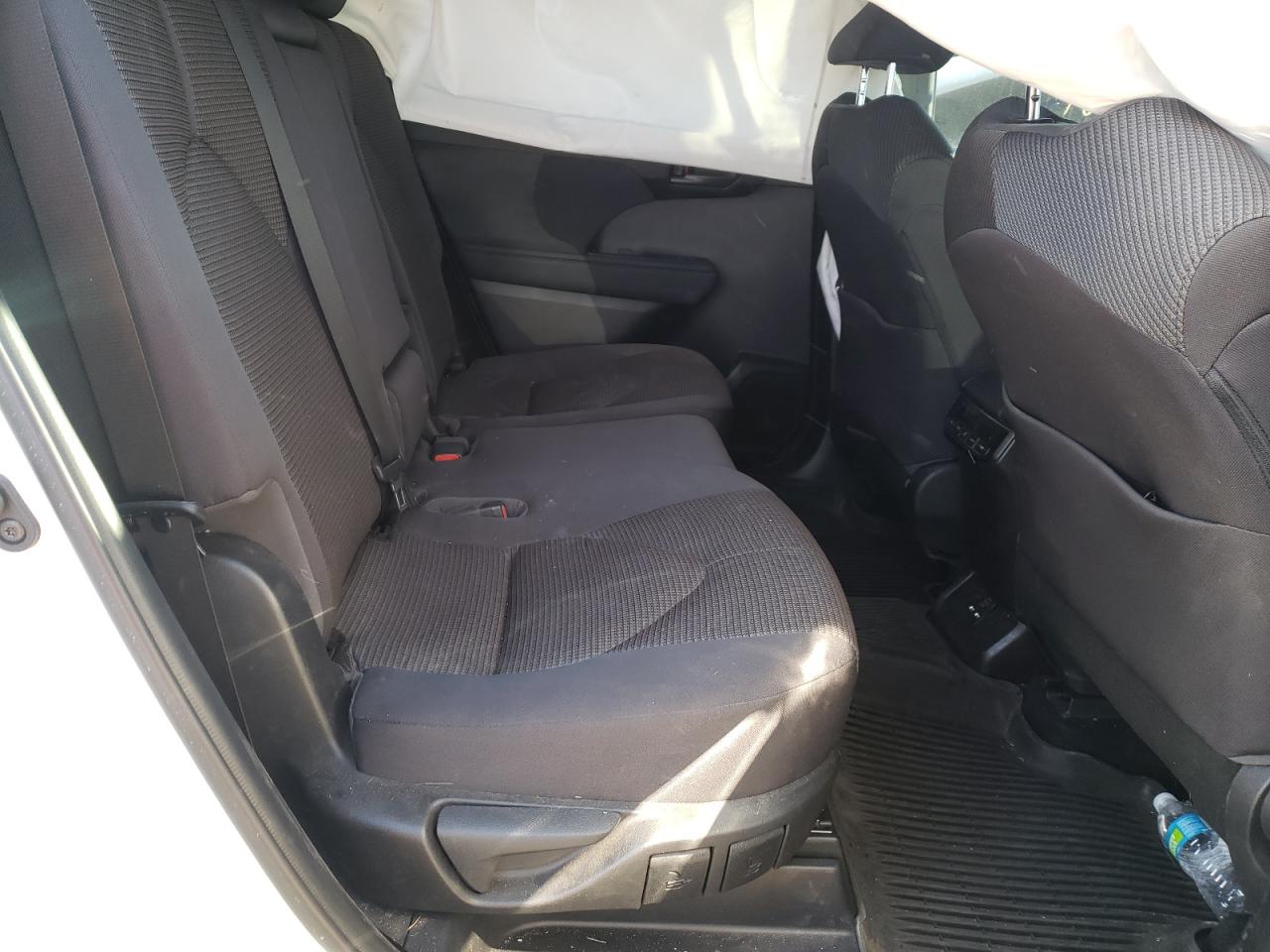Photo 6 from auction – 2021 TOYOTA HIGHLANDER with VIN 5TDZZRAHXMS515337