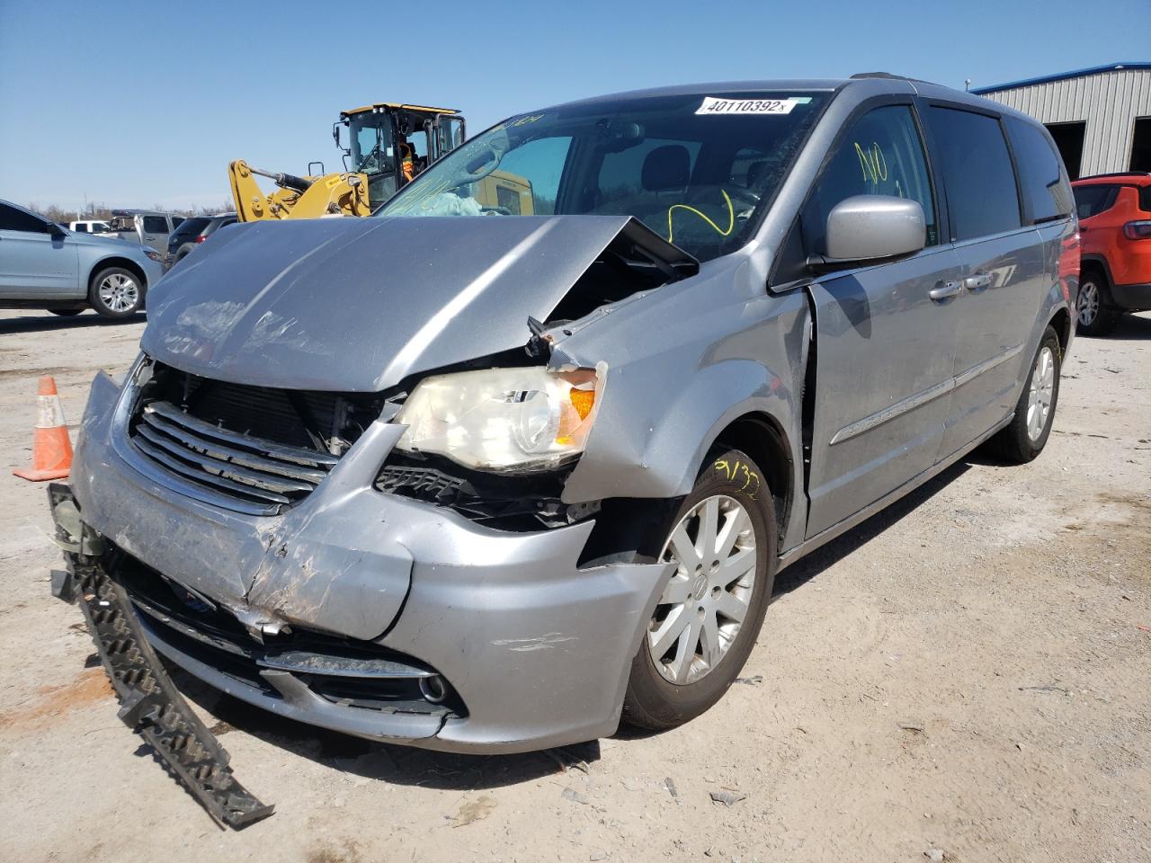 Photo 2 from auction – 2014 CHRYSLER TOWN & COU with VIN 2C4RC1BG2ER163924
