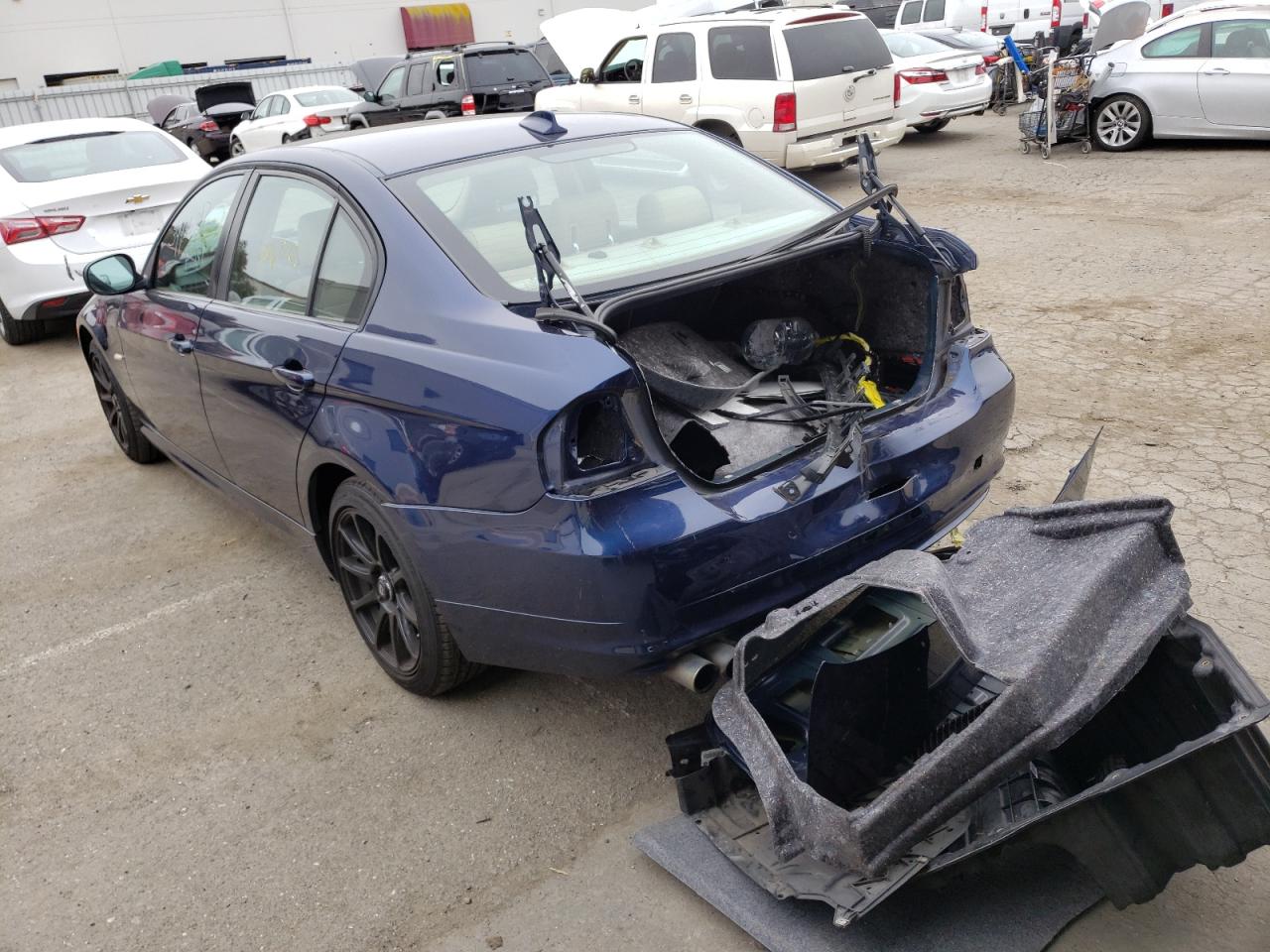 صورة رقم 3 من المزاد - 2011 BMW 328 I SULE مع VIN WBAPH5C53BA998988