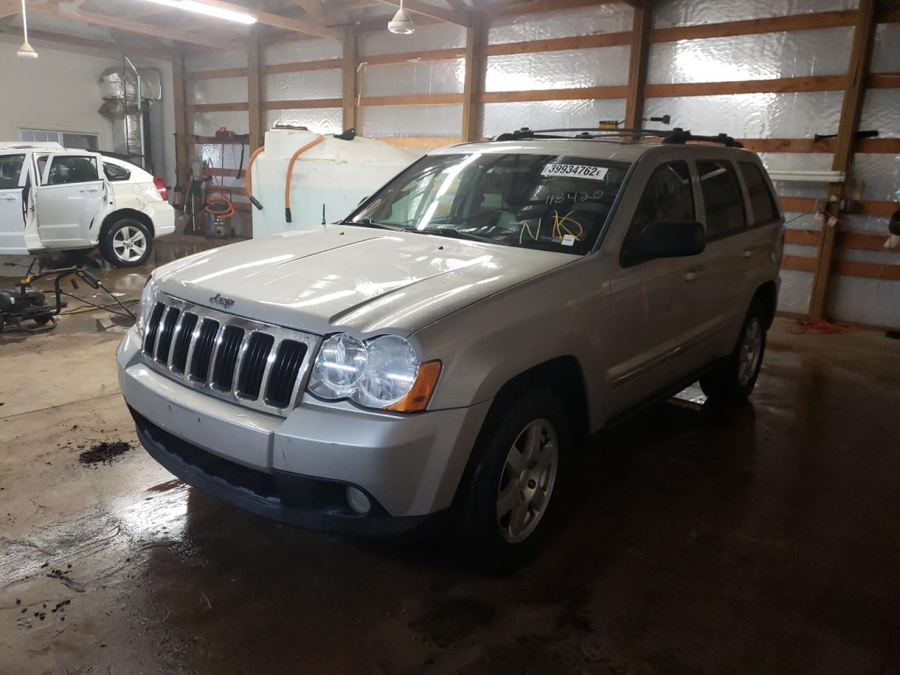 Photo 2 from auction – 2010 JEEP GRAND CHER with VIN 1J4PR4GK0AC118420