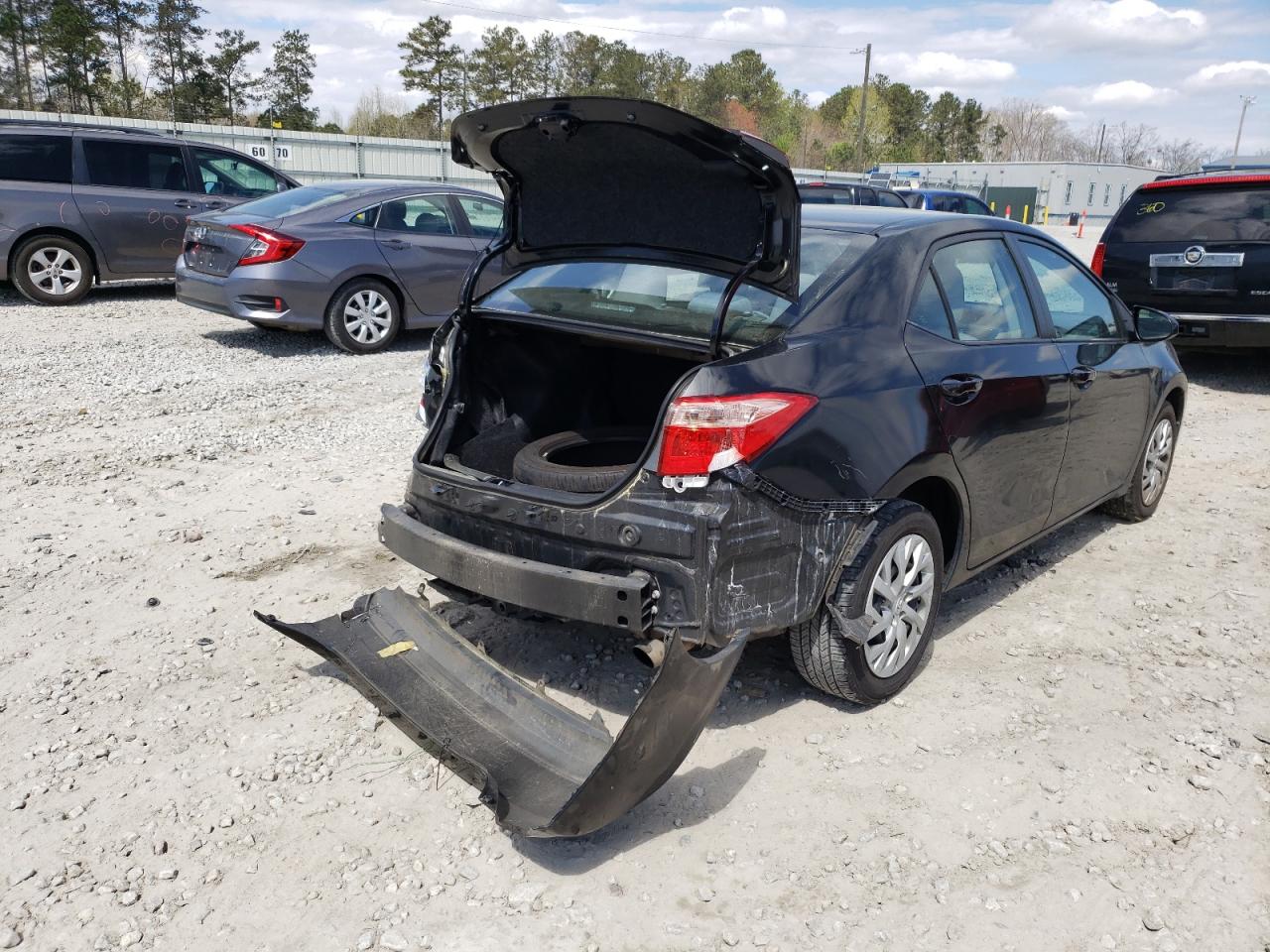 Photo 4 from auction – 2017 TOYOTA COROLLA LE with VIN 5YFBURHEXHP731263