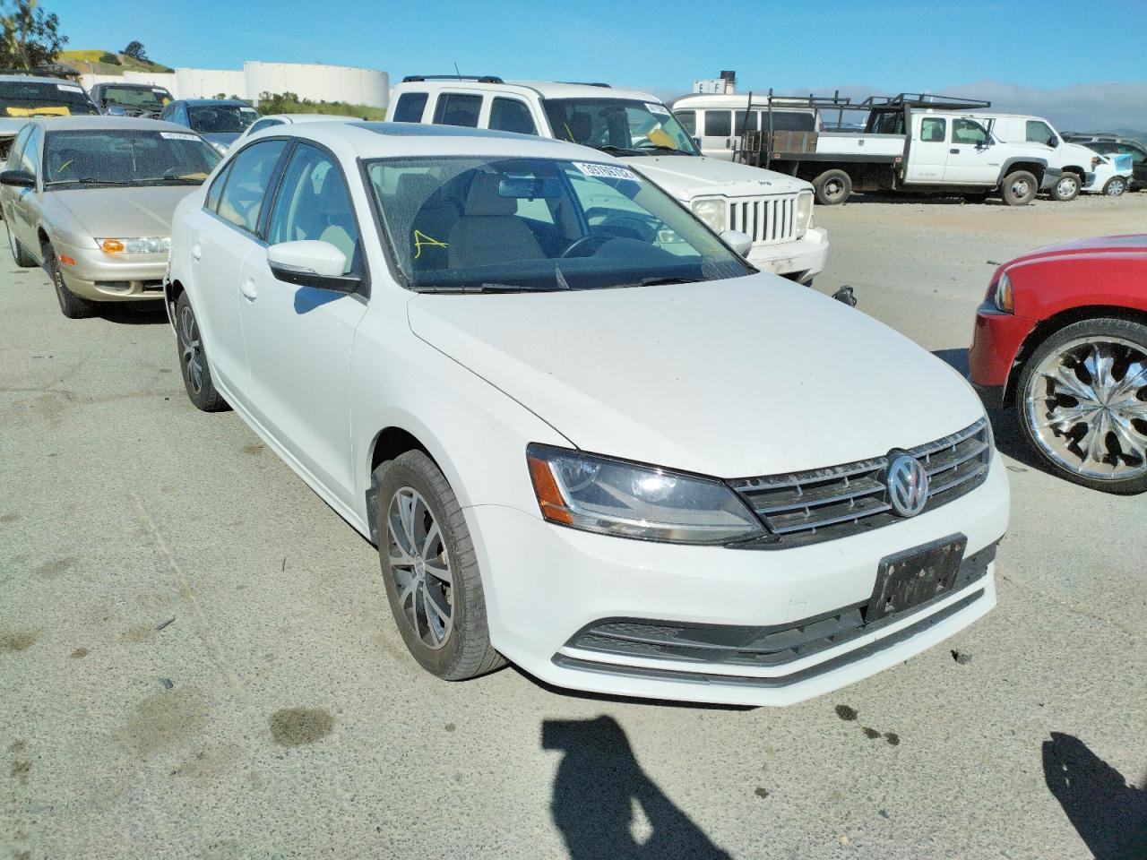 VOLKSWAGEN JETTA SE 2018 with VIN 3VWDB7AJ2JM242554 - Photo from auction