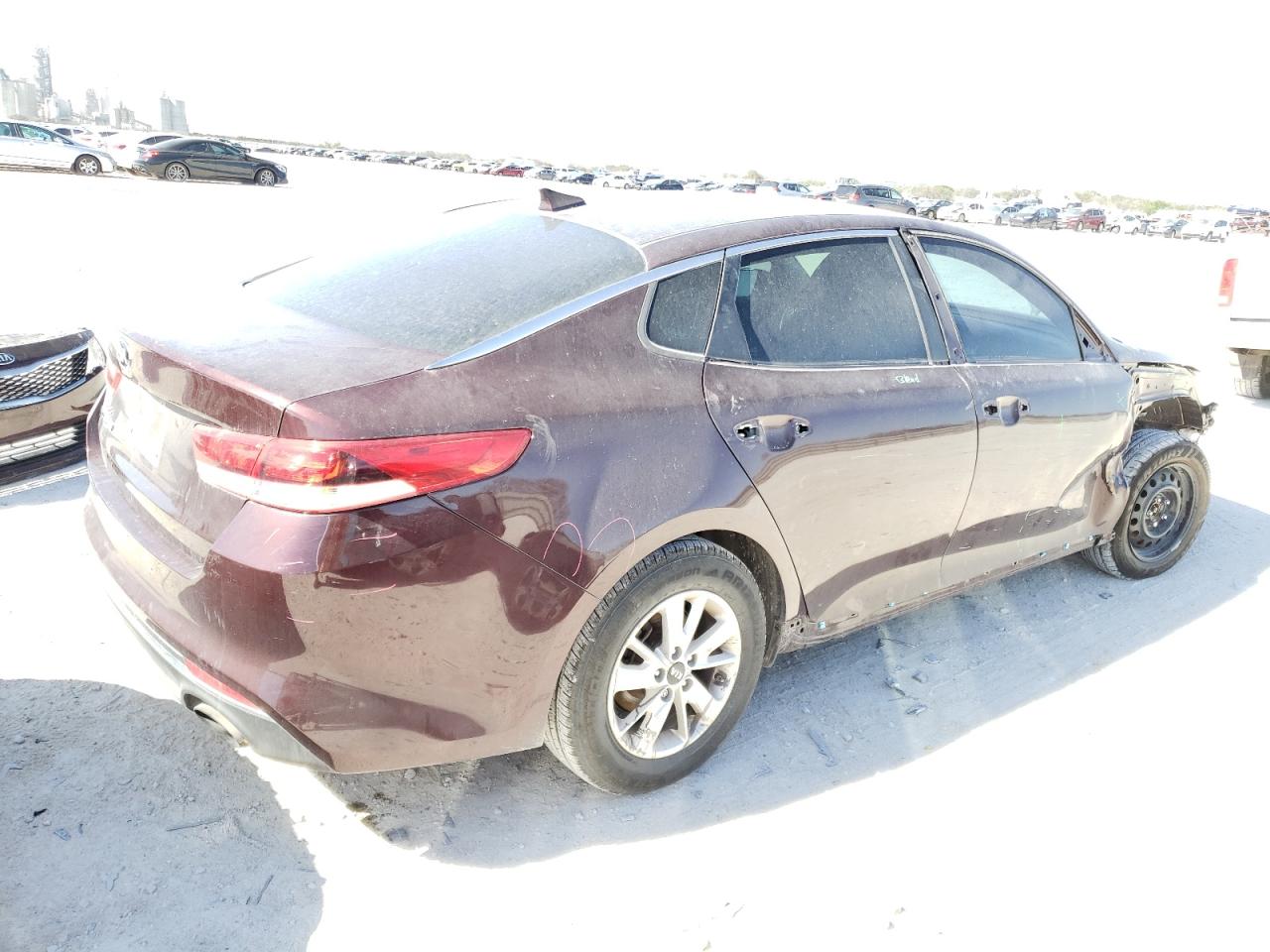 Photo 4 from auction – 2016 KIA OPTIMA LX with VIN 5XXGT4L37GG024890