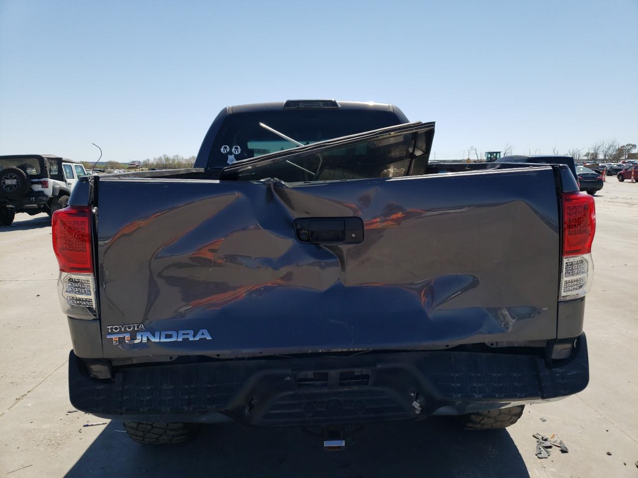 Photo 9 from auction – 2011 TOYOTA TUNDRA DOU with VIN 5TFRM5F18BX030396