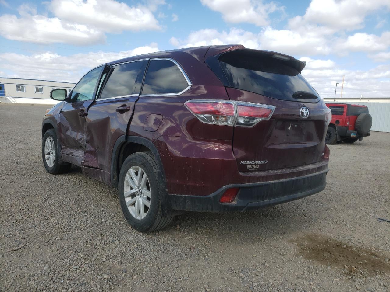 Photo 3 from auction – 2016 TOYOTA HIGHLANDER with VIN 5TDBKRFH0GS292390