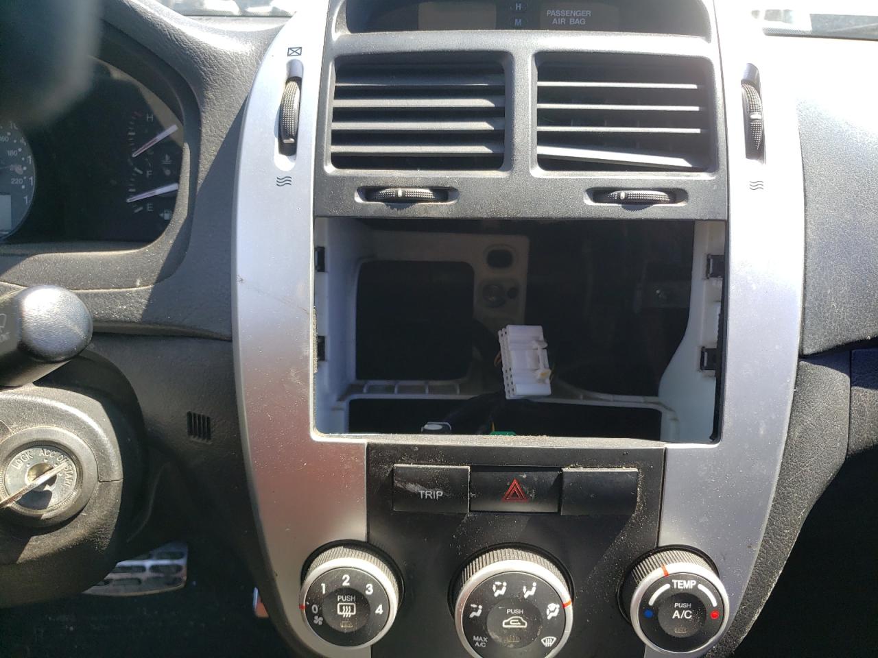 Photo 9 from auction – 2009 KIA SPECTRA EX with VIN KNAFE221395026554