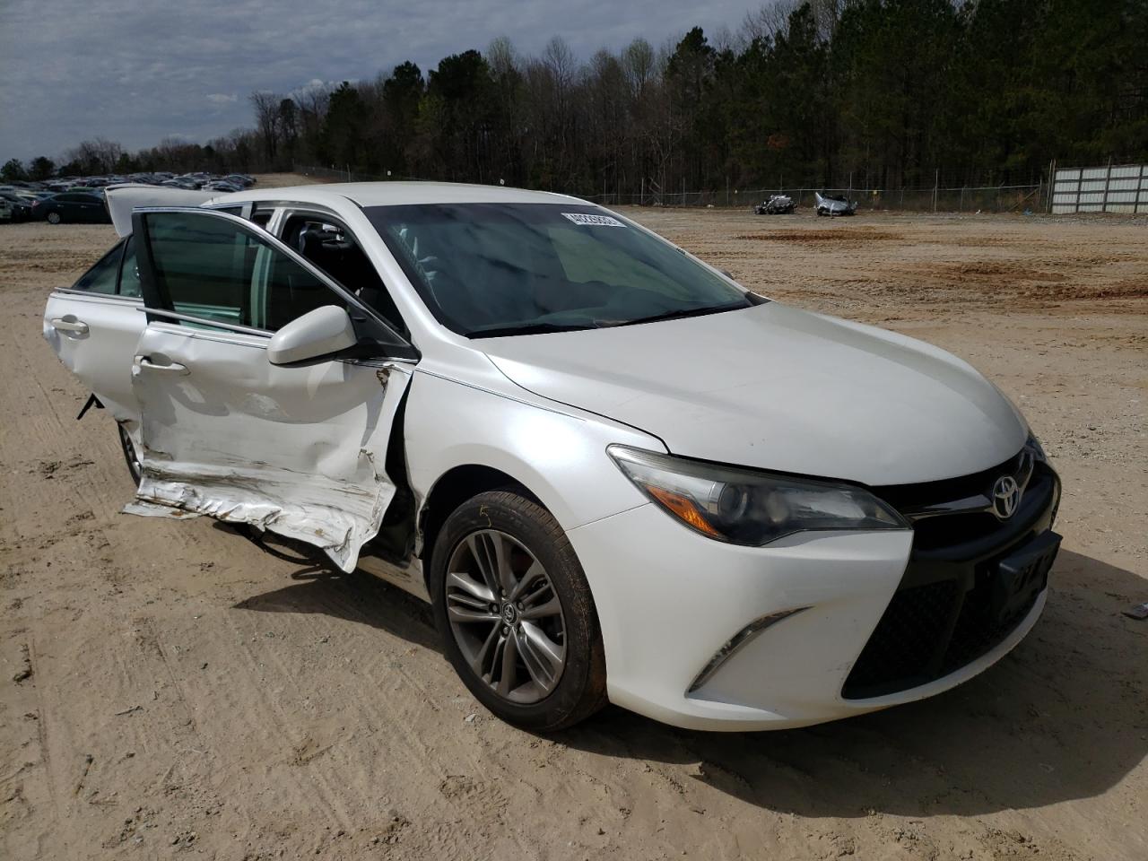 Photo 1 from auction – 2016 TOYOTA CAMRY LE with VIN 4T1BF1FK0GU148881