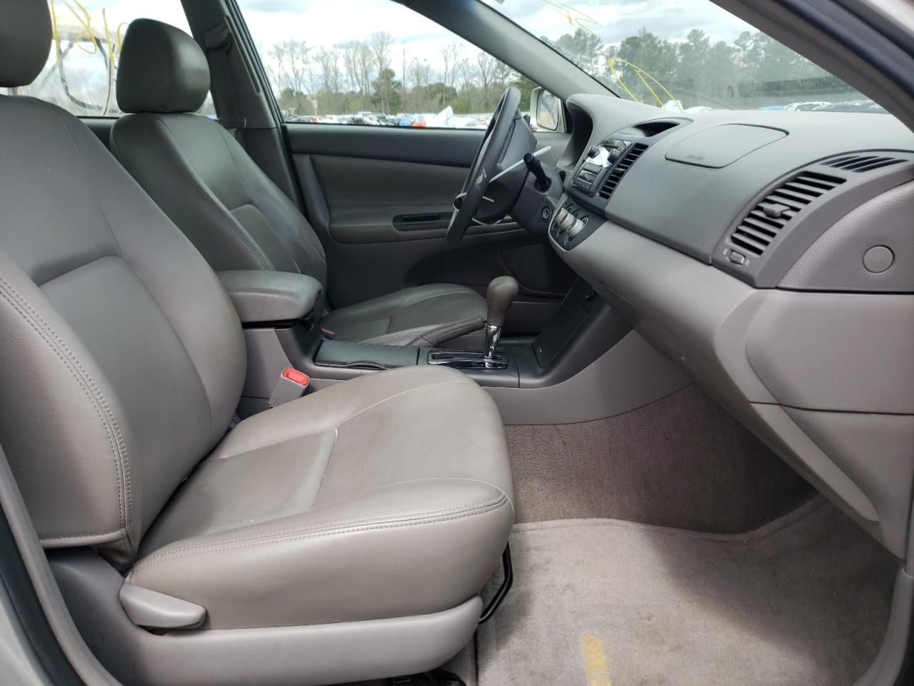 Photo 5 from auction – 2005 TOYOTA CAMRY LE with VIN 4T1BE32K15U054669