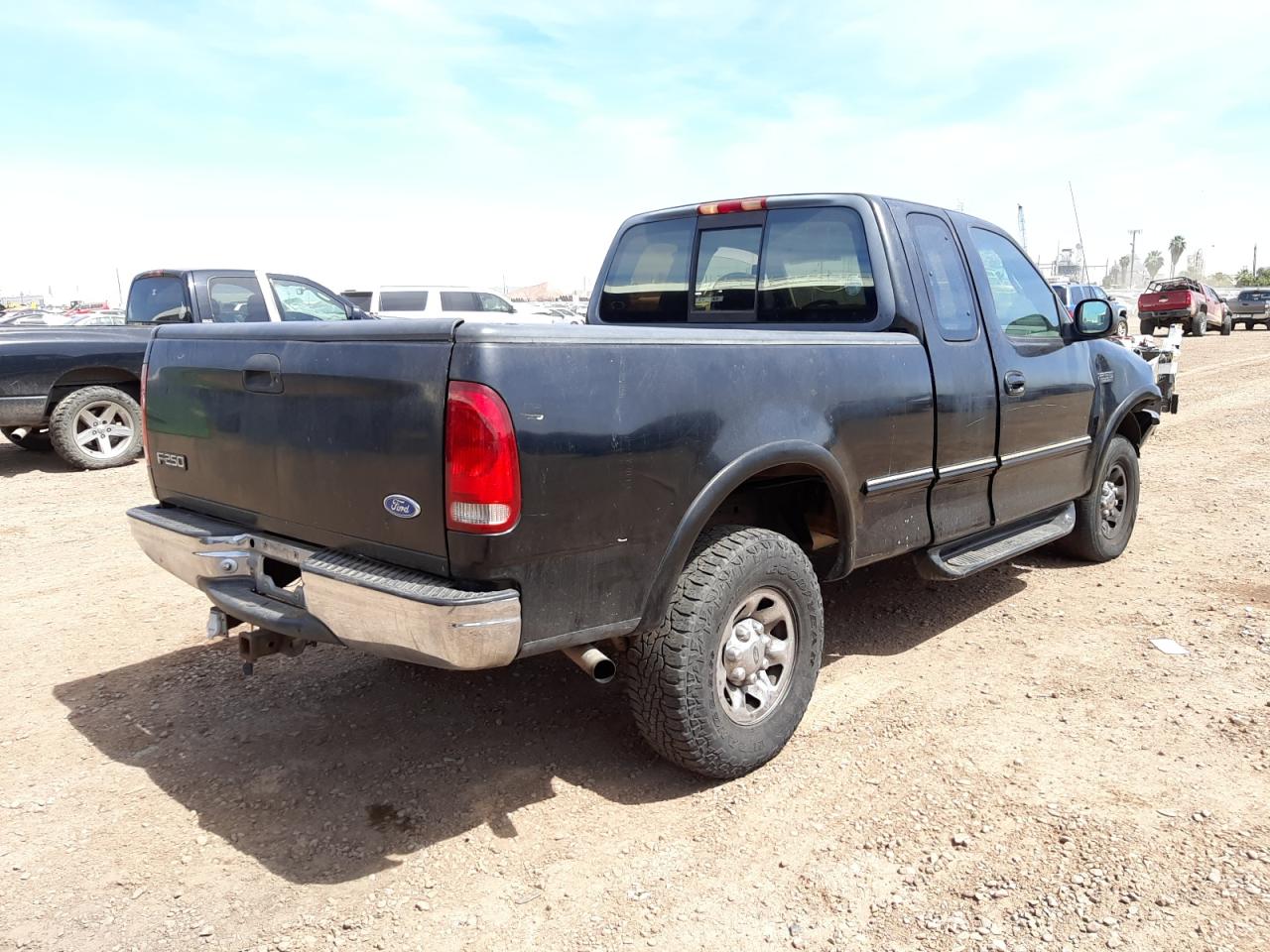 Photo 4 from auction – 1997 FORD F250 with VIN 1FTFX28L6VKC54257